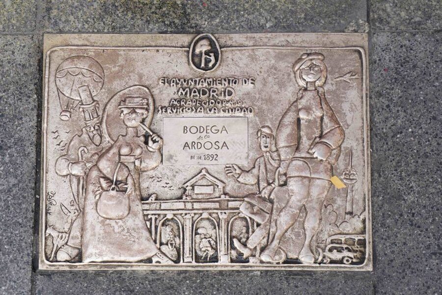 2.5-Hour Evening Tapas Tour through Madrid - Price and Logistics: The $41 Ticket vs. the 30 EUR Tapas Fund