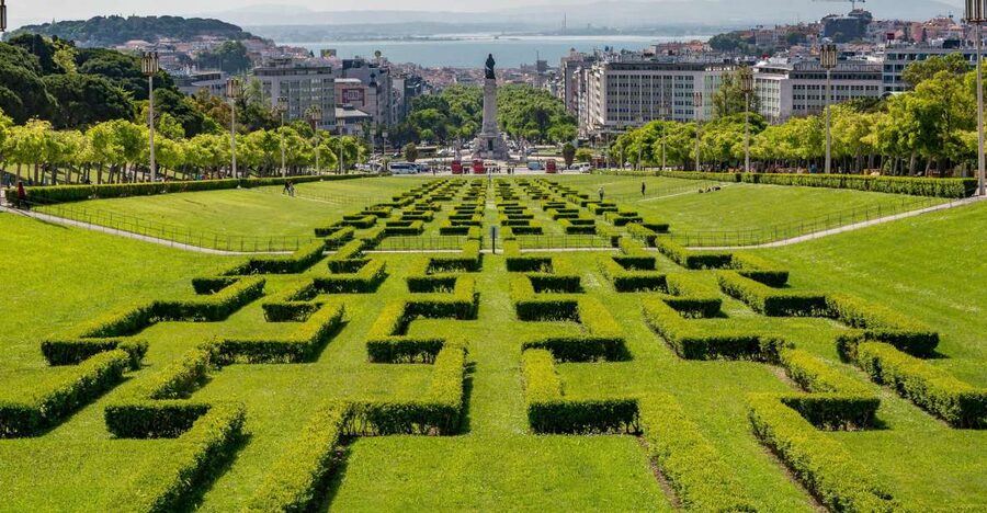 4-Day Portugal Tour from Madrid: Lisbon and Fatima - Road-to-Lisbon rhythm: why this tour starts with Trujillo