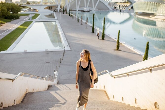 7-Day Spain Tour: Cordoba, Seville, Granada, Valencia, Barcelona and Zaragoza from Madrid - A Coach-Based Route From Madrid: The Value Trade