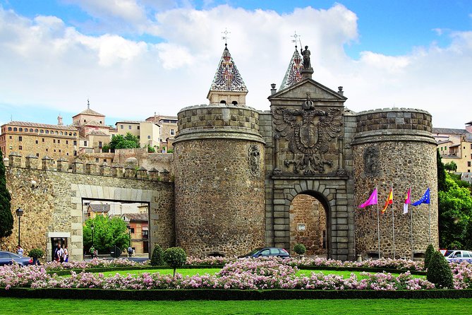 8-Day Spain Tour: Cordoba, Seville, Granada and Toledo from Madrid - Seville: Santa Cruz, Maria Luisa Park, and Plaza de España