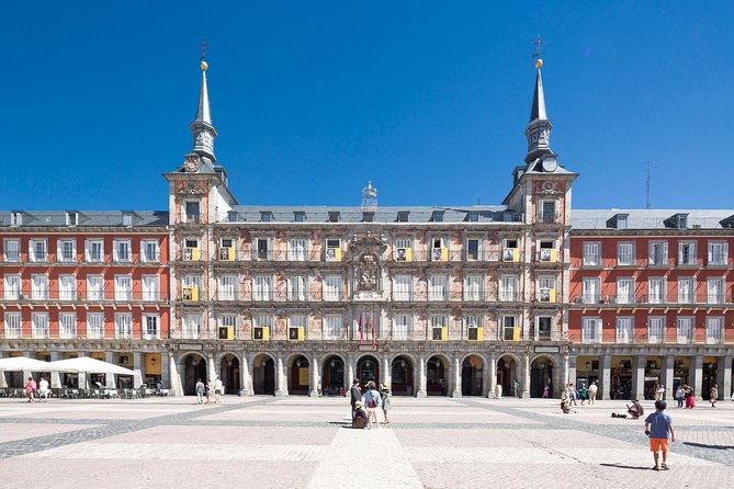 9-Day Tour: Madrid, Andalusia, Valencia & Barcelona from Madrid - Seville’s Santa Cruz and Maria Luisa: Where the Photos Come From