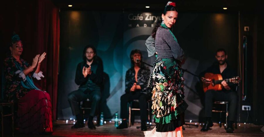 "Algarabía": Flamenco Show at Café Ziryab. Madrid - 50 to 60 minutes of flamenco: singing, guitar, and dancers