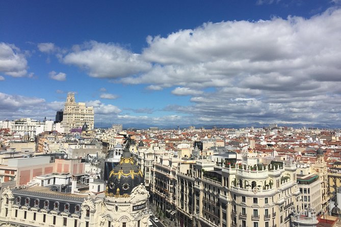 Architecture tour Gran Vía from its best rooftops 20thC - Museo Chicote and the Art Deco mood you can feel