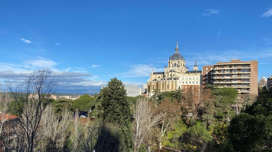 Architecture Tour: Old Historic Madrid with an architect - Price and logistics: what $387 per group buys you