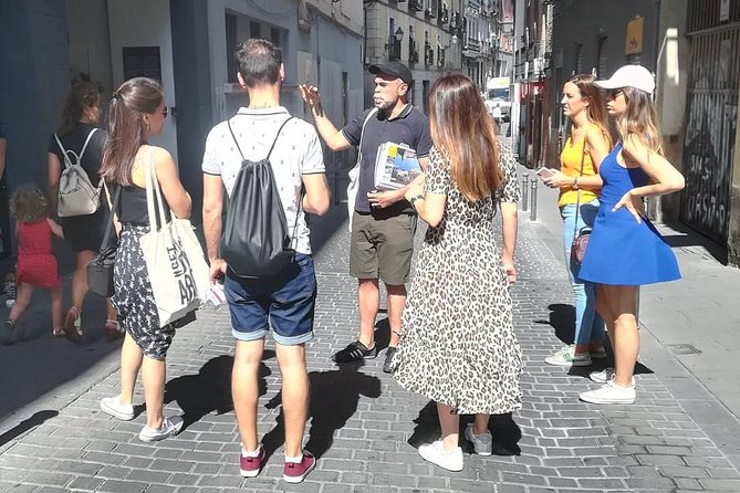 Architour through Lavapiés and Rastro with an architect - Carcel de la Inquisición: the eerie architecture under a corrala