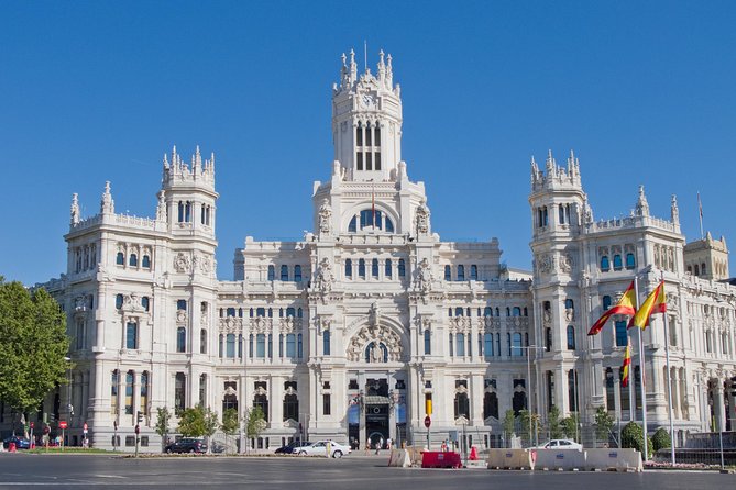 Arrival Transfer: Madrid Airport MAD to Madrid by Business Car - Car Comfort and Timing: What You Can Expect During the Ride