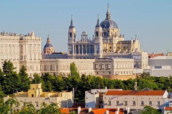 Arrival Transfer: Madrid Airport MAD to Madrid in Luxury Van - Safety details that matter more than fancy branding