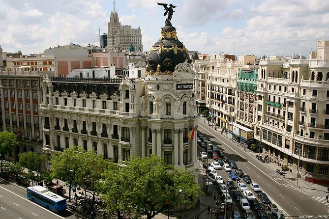 Arrival Transfer: Madrid Airport MAD to Madrid in Luxury Van - The one risk to plan for: flight details and matching