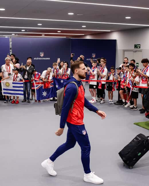 Atletico de Madrid: Team Arrival + Match Ticket - Seeing Atlético arrive up close, not just the match