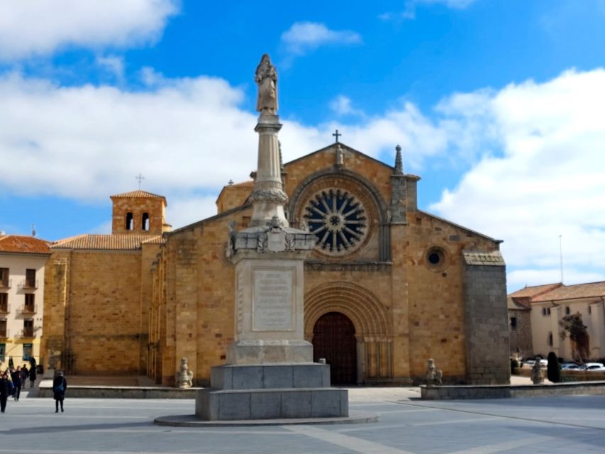 Ávila: Tour Privado Casco Histórico y Basílica San Vicente - Cathedral of Christ the Savior and Its Tall, Solitary Tower