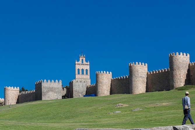 Avila with Walls and Segovia with Alcazar from Madrid - Alcázar of Segovia: a fortress-palace with a real story behind the Disney link