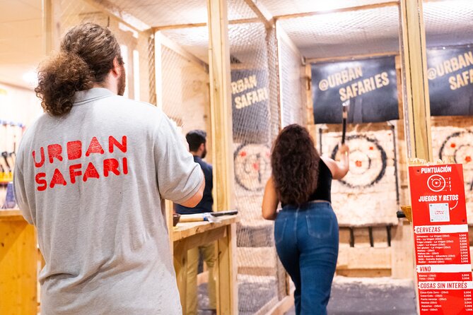 Axe Throwing 1 hour session - Axe throwing 101 in Madrid (about 55 minutes)