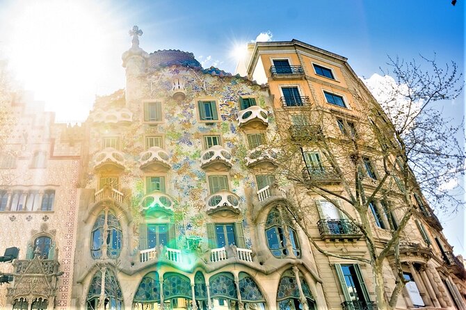 Barcelona Day Tour by High-Speed Train from Madrid. - Plaça de Catalunya: the easiest way to find your bearings