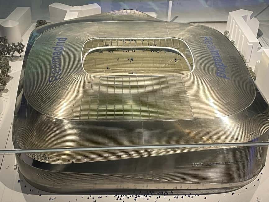 Bernabeu Premium Guided Tour: passion, trophies, & the heart of Real Madrid - Why the Bernabéu Tour Feels Like a Match-Day Walk-In