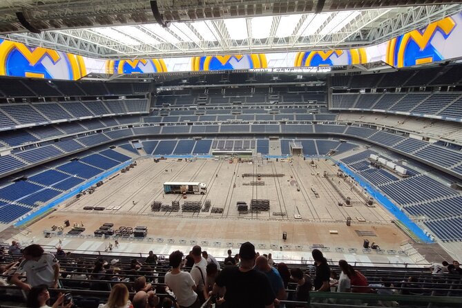 Bernabéu Stadium Guided Tour With Optional Megafan Upgrade - Photo Options and the Optional Megafan Upgrade