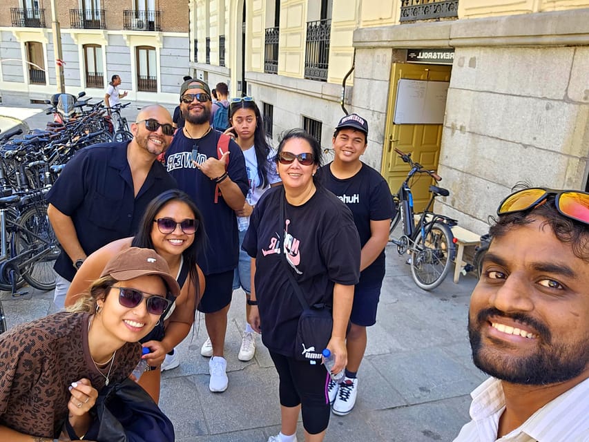 Best of Madrid: 3-Hour Guided Bike Tour in Small Groups - Rent & Roll Madrid check-in: what you’ll do before you roll