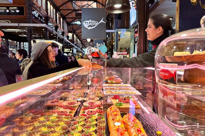 Bluefin Tuna tasting in the most Prestigious Market of Spain - Itinerary Flow: What Happens During the 1 Hour