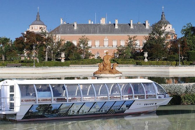 Boat cruise with guide on board + Historical City Adventure Gift - Key things that make this cruise worth your time