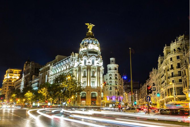 Christmas In Madrid: Private Experience With A City Host - Meeting at Starbucks and getting your route set fast