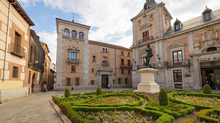 Complete Madrid: Hapsburgs, Palace and Almudena Cathedral - From Carlos III to Sol: getting oriented with Madrid’s main compass