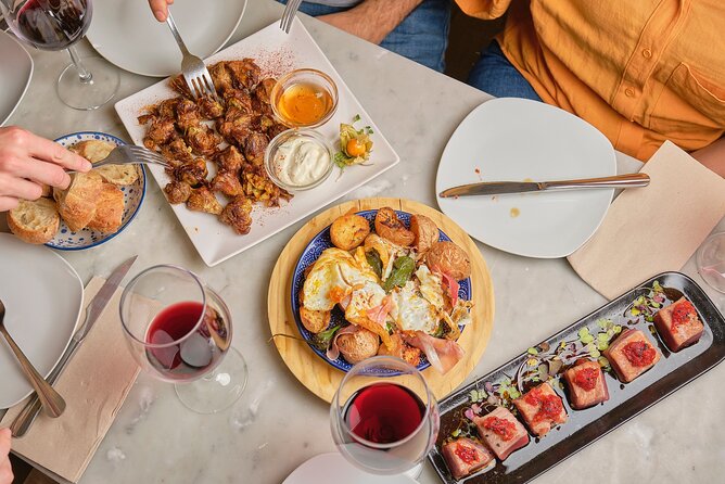 De Tapas in Malasaña: Evening Wine and Tapas Tour - Meeting Point and Route: Starting on Calle de Barceló, Finishing Near Comendadoras