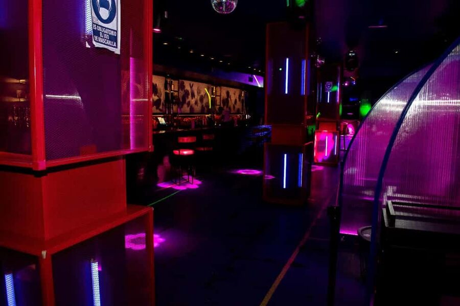Disco night at Samsara, calle de la Cruz, 7, Madrid - From reggaeton to themed tracks: the music mood