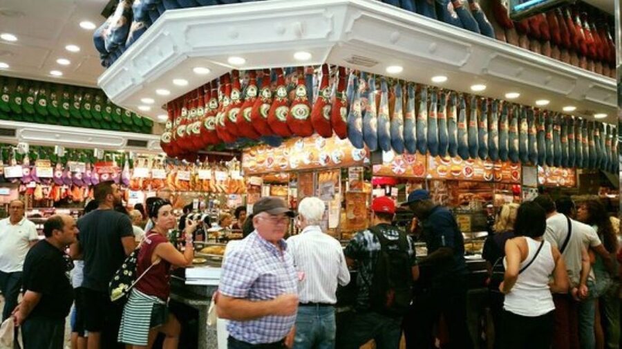 Discover the best "Wines and Tapas in Madrid". - The guide factor: history that makes the streets feel usable
