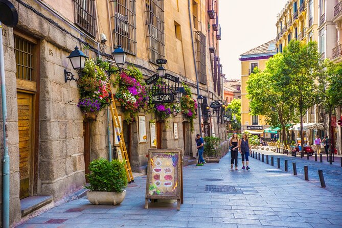 Don Quixote Quest Experience in Madrid - Puerta Cerrada: the story of a gate you don’t see anymore
