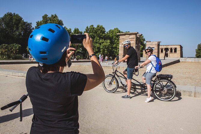 EBike Tour Madrid Río Park and Casa de Campo insights Small group - What the guide actually does (and how history lands)