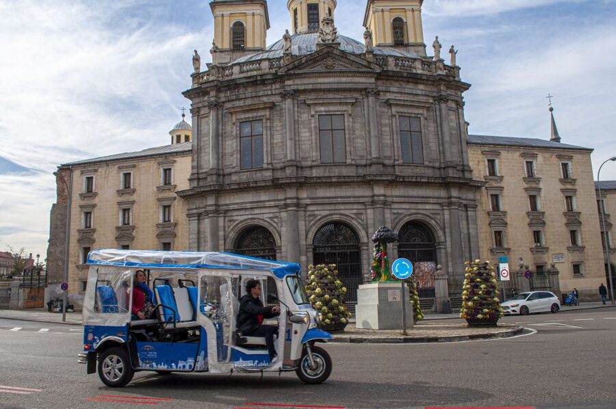 Effortless Madrid Historic Sights Tour by Electric Tuk-Tuk - Las Letras Quarter: Spain’s Golden Age Authors in Real Streets
