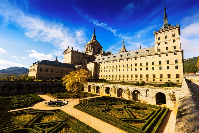 El Escorial and Valley of the Fallen Private Tour - Stop 3: San Lorenzo de El Escorial UNESCO focus and Philip II’s era