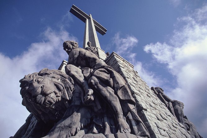El Escorial and Valley of the Fallen Private Tour - Best for architecture lovers, history nerds, and first-time Madrid visitors