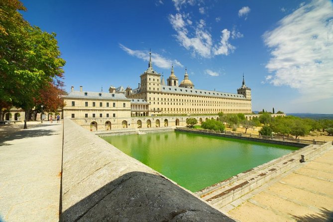 El Escorial, Valley & Segovia day tour from Madrid - The 11-hour rhythm: what the day schedule really means