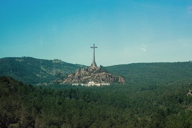 El Escorial, Valley & Segovia day tour from Madrid - Segovia: aqueduct views, old town walk, and cathedral exterior