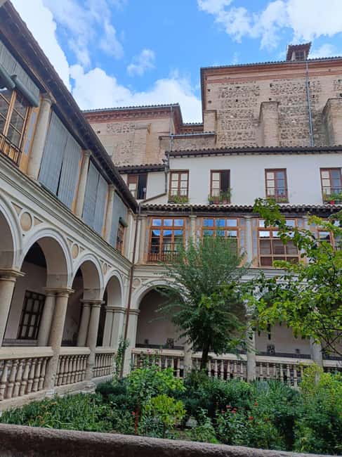 English: Toledo Marzipan Convent Route with tasting and wine - Key things that make this tour worth your time