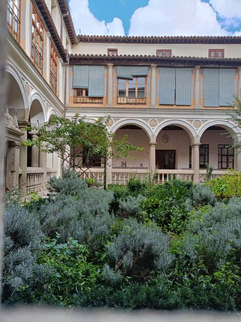 English: Toledo Marzipan Convent Route with tasting and wine - Dulces Convento Comendadoras de Santiago: cloister calm and hand-moulded marzipan