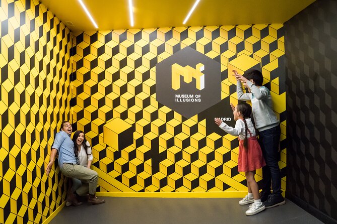 Entrance to the Museum of Illusions Madrid - Key things to know before you go