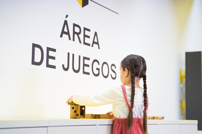 Entrance to the Museum of Illusions Madrid - Museum of Illusions Madrid: What you’re actually paying for