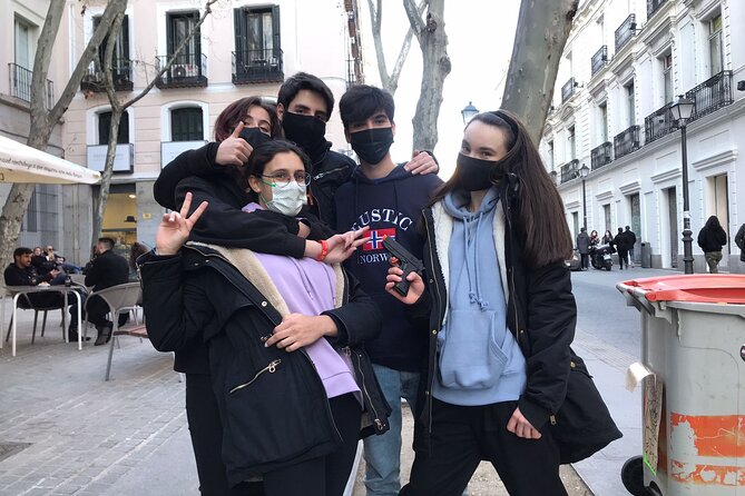 Escape game Madrid, chase the killer - Game masters matter: Paula, Maria, Isa, and Inés