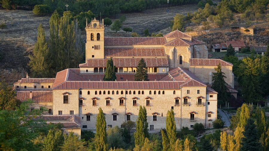 Escorial & Segovia: Private Minivan Tour from Madrid - Alcázar of Segovia in one focused hour (plus the Gothic cathedral link)
