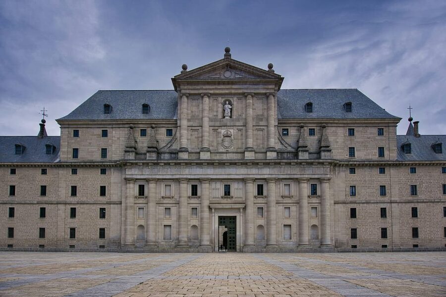 Escorial & Segovia: Private Minivan Tour from Madrid - Roman aqueduct time: photos are good, understanding is better