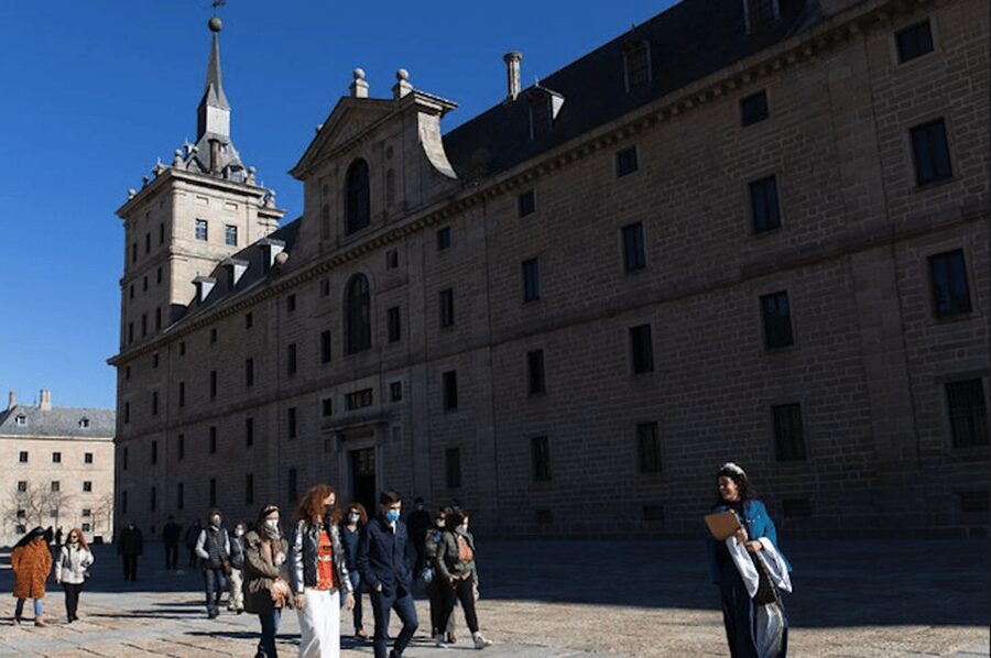 Escorial & Segovia: Private Minivan Tour from Madrid - Price and value: what $412 buys you, and what to add