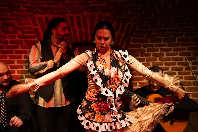 Essential Flamenco: Pure Flamenco Show in the Heart of Madrid - Who should book this Essential Flamenco ticket