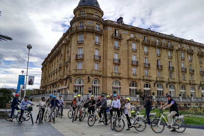 Essential Madrid Bike Tour (Small group, Semi private) - The guide experience: directions, commentary, and a name you might hear