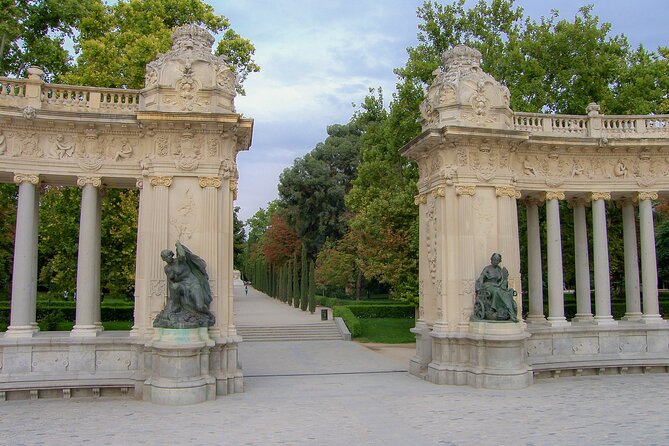 Essential Madrid: Private Walking tour - Why this private Essential Madrid route works so well