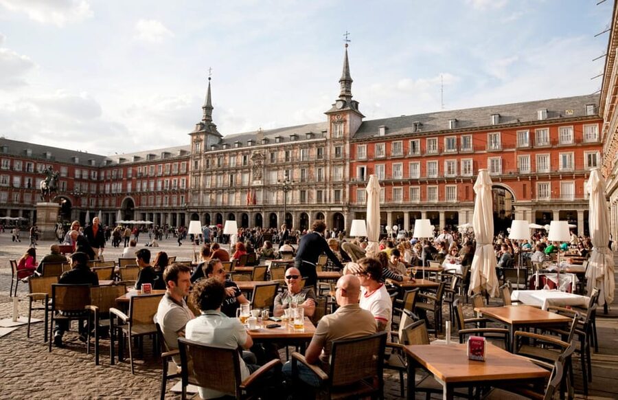 Essential Madrid: Walking Tour of the Historic Center - Calle Cuchilleros: food street tips that actually help