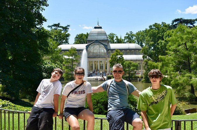 Explore Madrid by bike taking photos with Benja - Sol to Plaza Mayor: where the city’s rhythm shows up