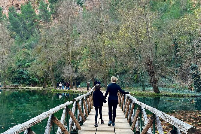 Explore the Stone Monastery and the Kingdom of Aragon from Madrid - Puerta de O’Donnell: the meeting point that keeps things simple