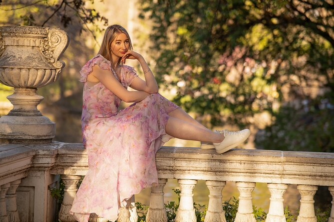 Flying Dress Photoshoot in Madrid - Meeting at Plaza de España and getting set up fast
