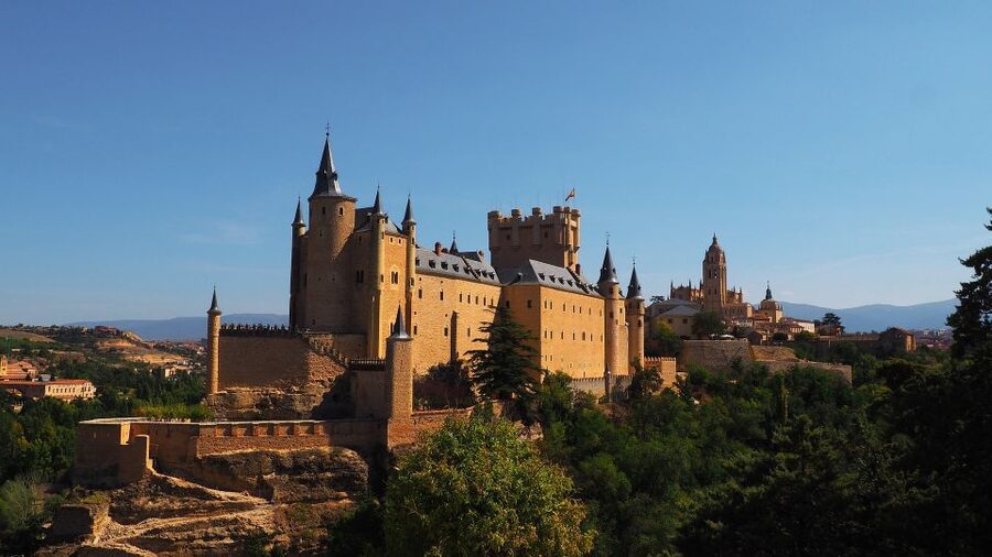 From Madrid: Ávila and Segovia Guided Day Trip - Don’t Get Fooled by Free Time: Using Your Minutes in Ávila